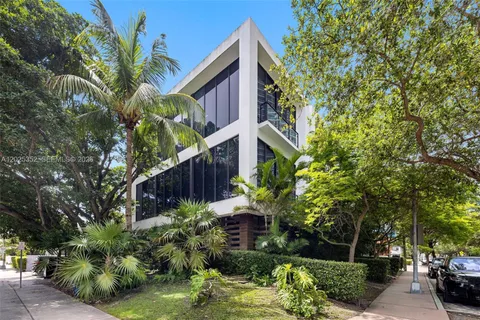 $2,499,000 | 1525 Bay Road, Miami Beach, FL 33139