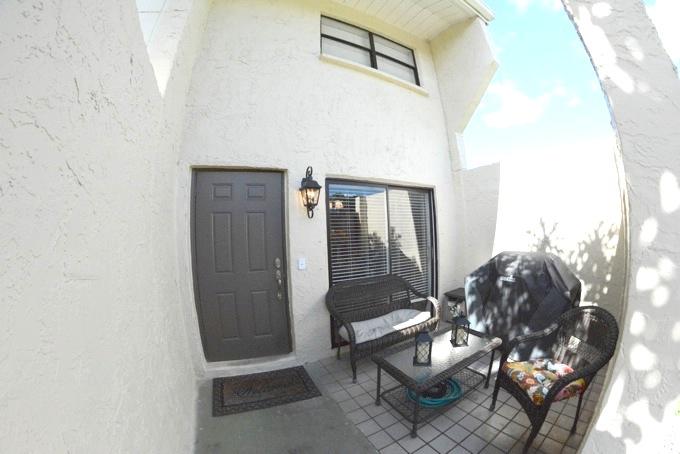 22485 Southwest 61st Way, Unit 130 Boca Raton, FL 33428 - Photo 26 of 28 Front Courtyard