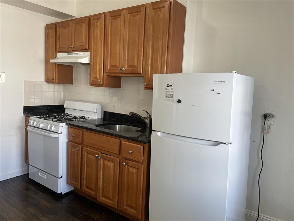 746 Broadway, Unit 3 Chelsea, MA 02150 - Photo 1 of 8