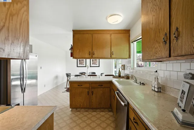 $799,000 | 3101 61st Avenue, Oakland, CA 94605