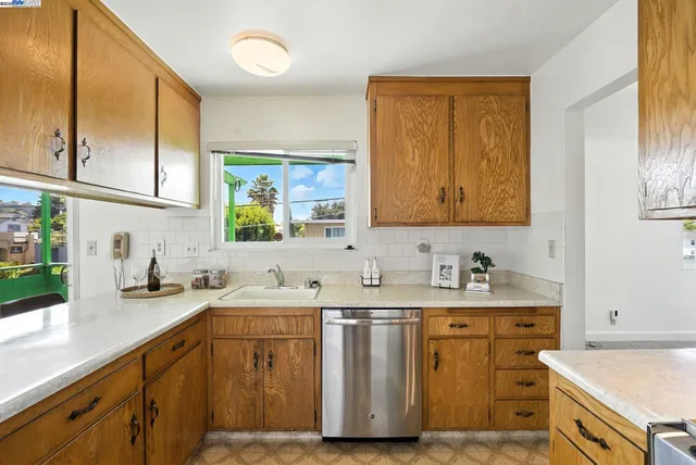 $799,000 | 3101 61st Avenue, Oakland, CA 94605
