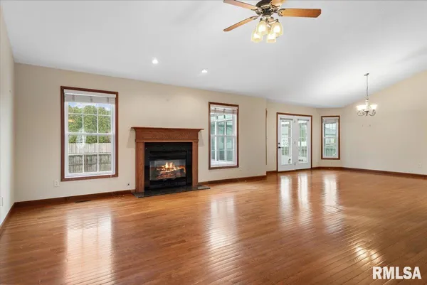 $399,900 | 5404 Jaeger Drive, Springfield, IL 62711