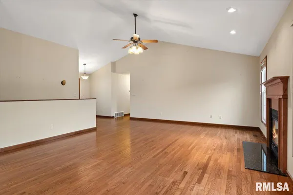 $399,900 | 5404 Jaeger Drive, Springfield, IL 62711