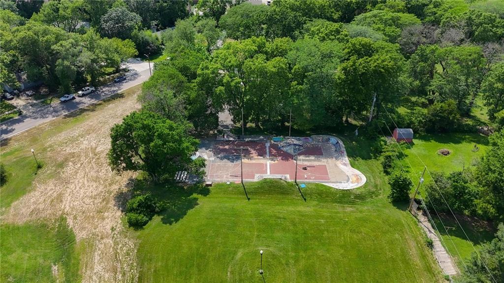 1801 Maple Lane Lawrence, KS 66044 - Photo 24 of 27