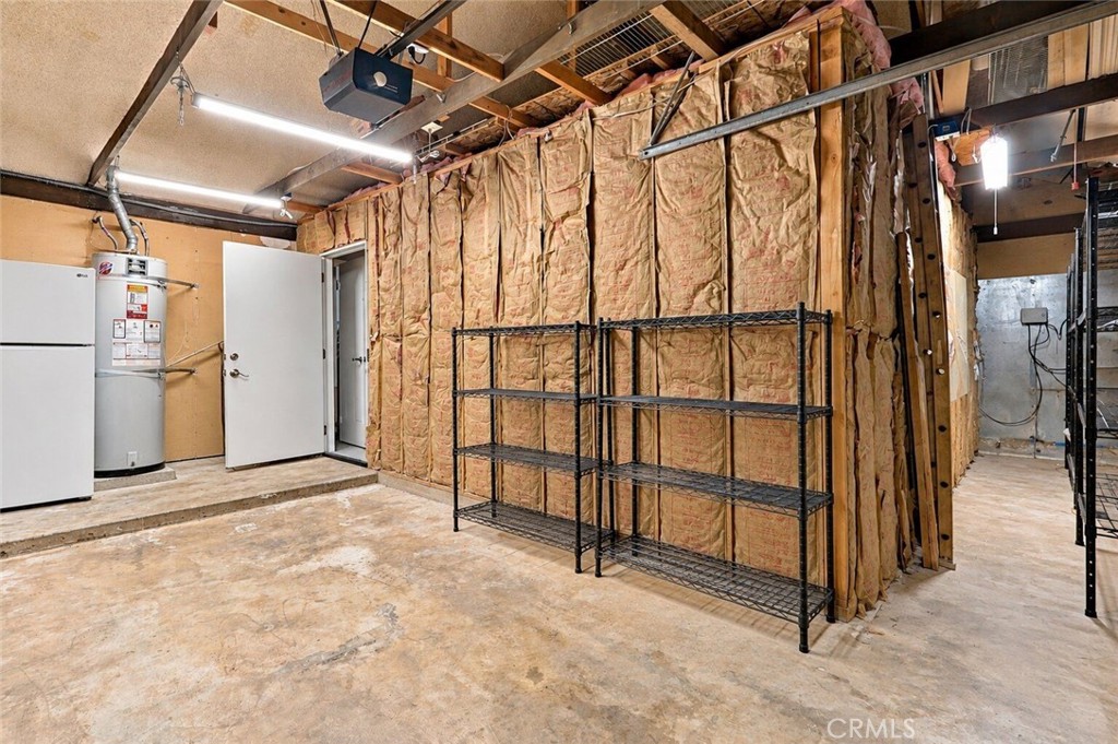8554 Hillside Road Rancho Cucamonga, CA 91701 - Photo 39 of 40 Garage