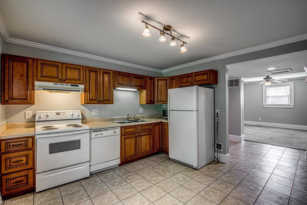 2546 Reynolda Road Winston-Salem, NC 27106 - Photo 20 of 50