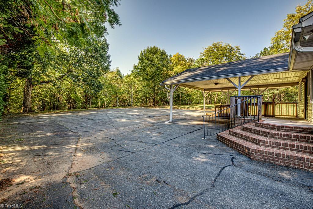 2546 Reynolda Road Winston-Salem, NC 27106 - Photo 5 of 50