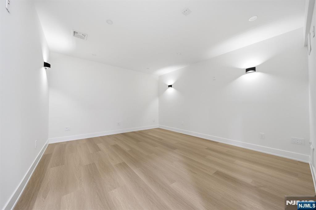 224 Riveredge Road Tenafly, NJ 07670 - Photo 27 of 39 Gallery Image 27