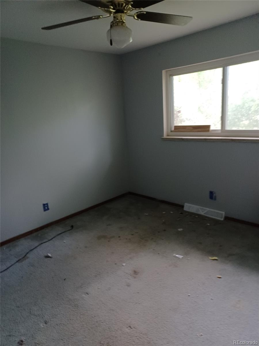 6027 West 61st Place Arvada, CO 80003 - Photo 4 of 6