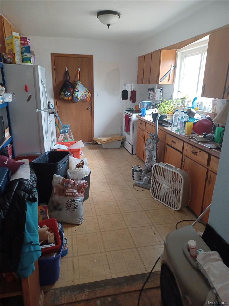 6027 West 61st Place Arvada, CO 80003 - Photo 5 of 6