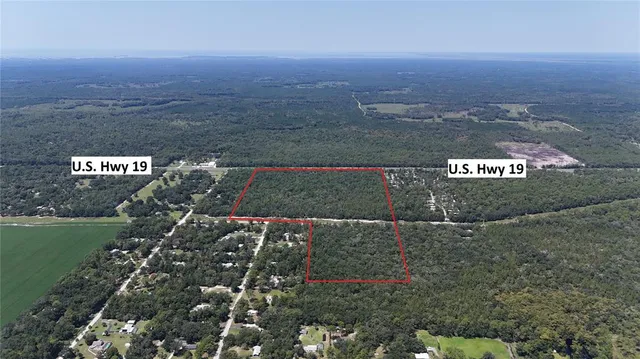 $586,480 | 69 Us 19, Inglis, FL 34449