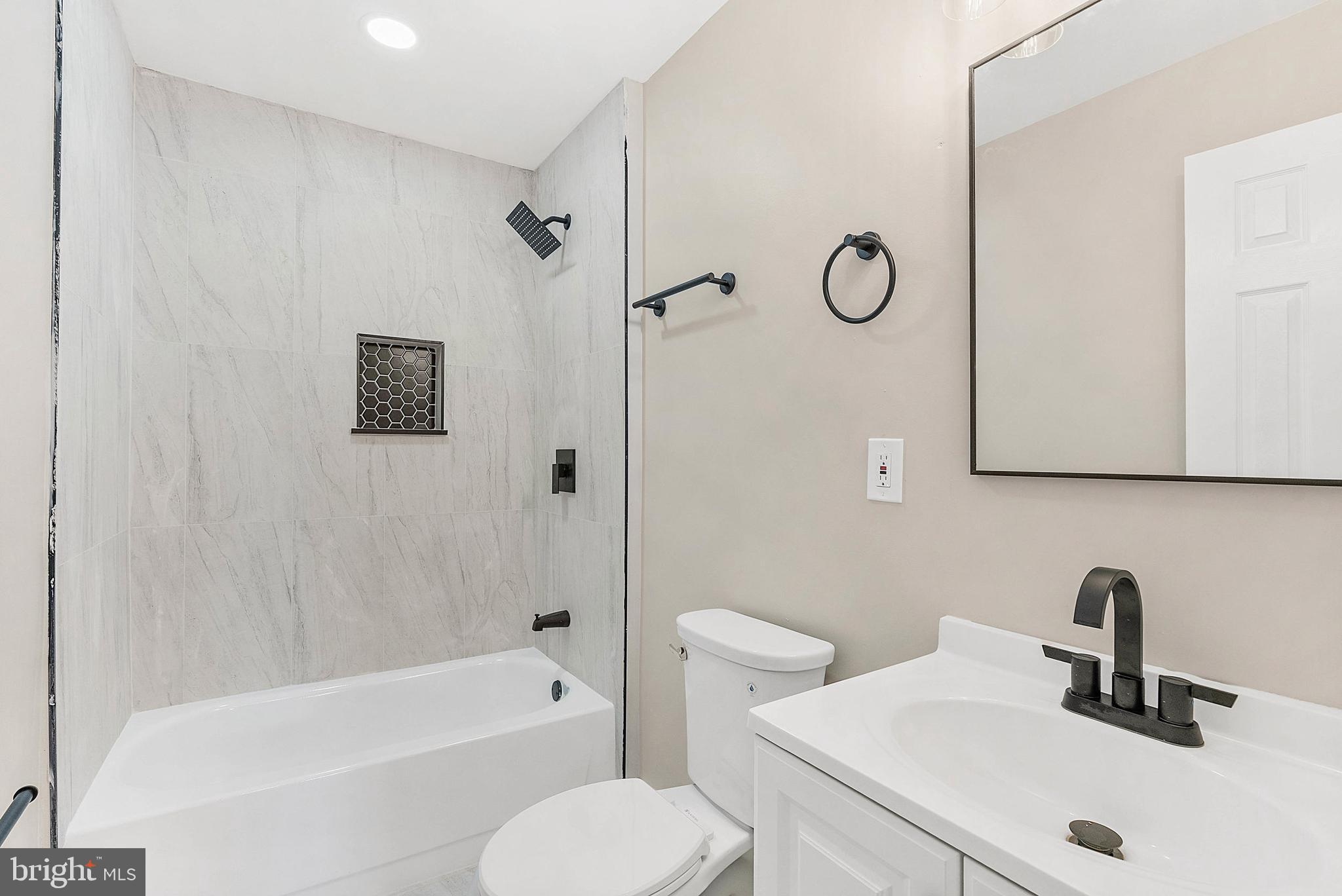 4920 Knorr Street Philadelphia, PA 19135 - Photo 15 of 19