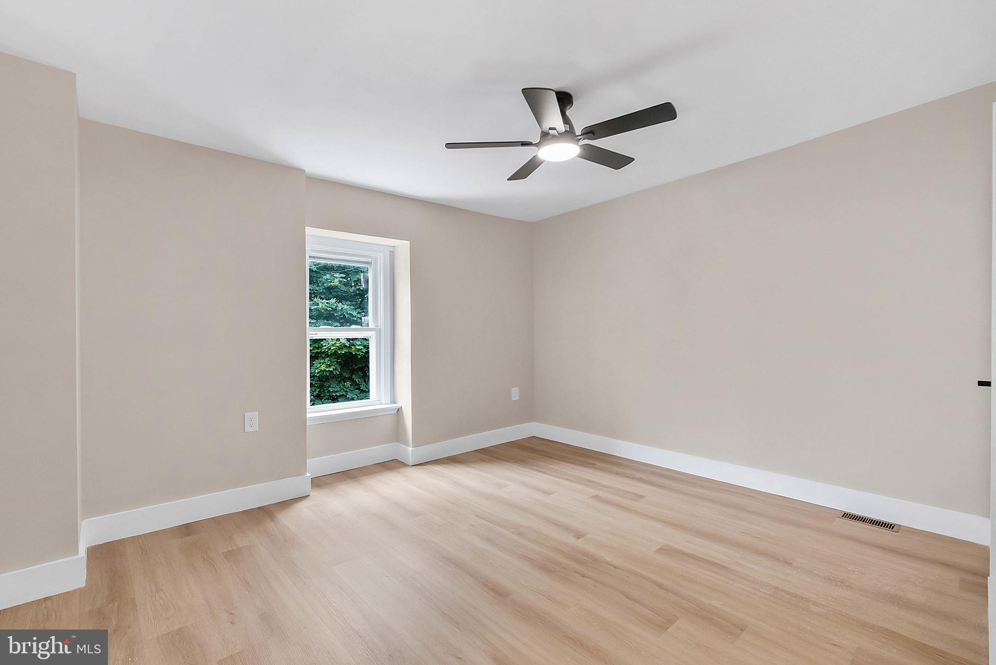 4920 Knorr Street Philadelphia, PA 19135 - Photo 17 of 19