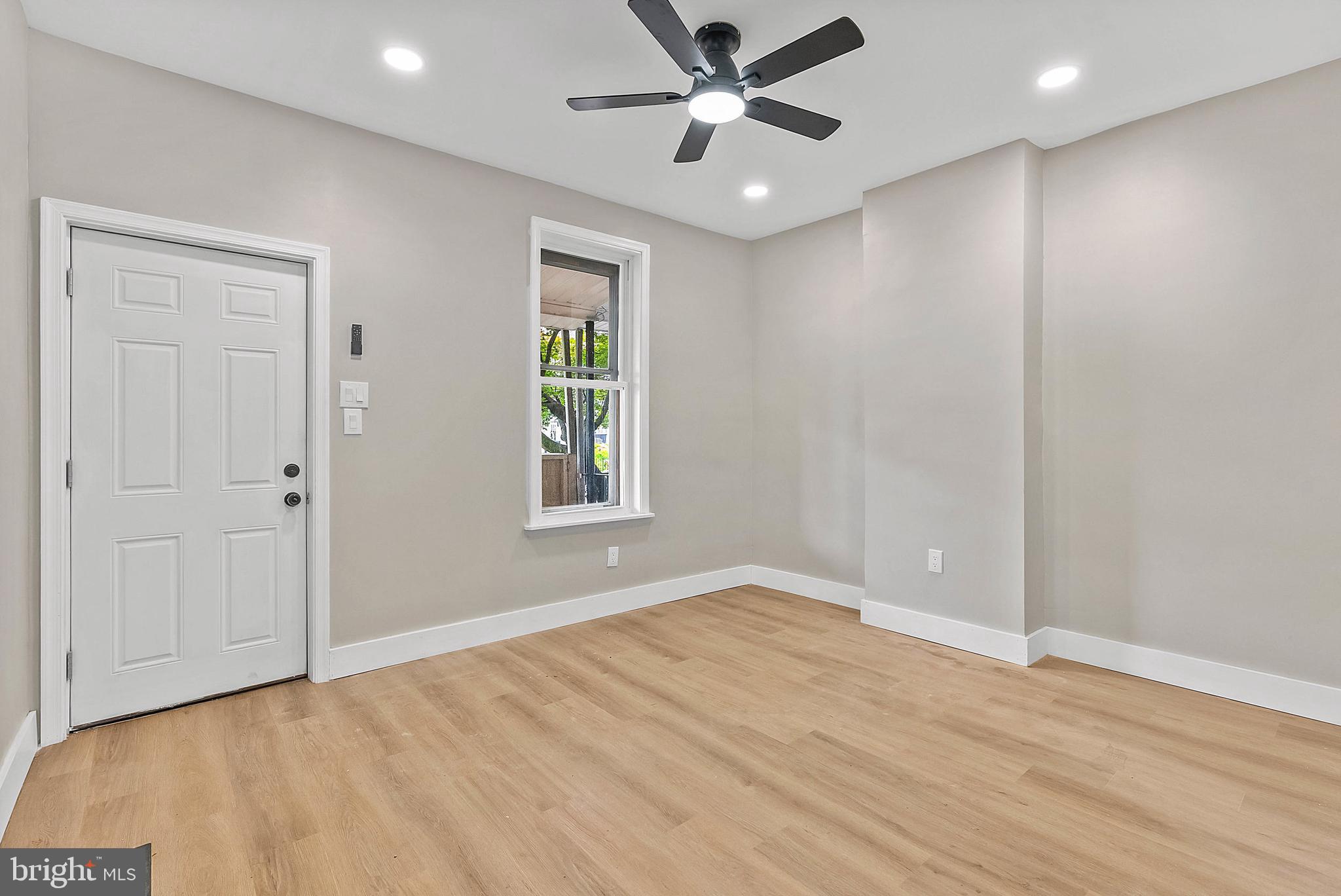 4920 Knorr Street Philadelphia, PA 19135 - Photo 5 of 19