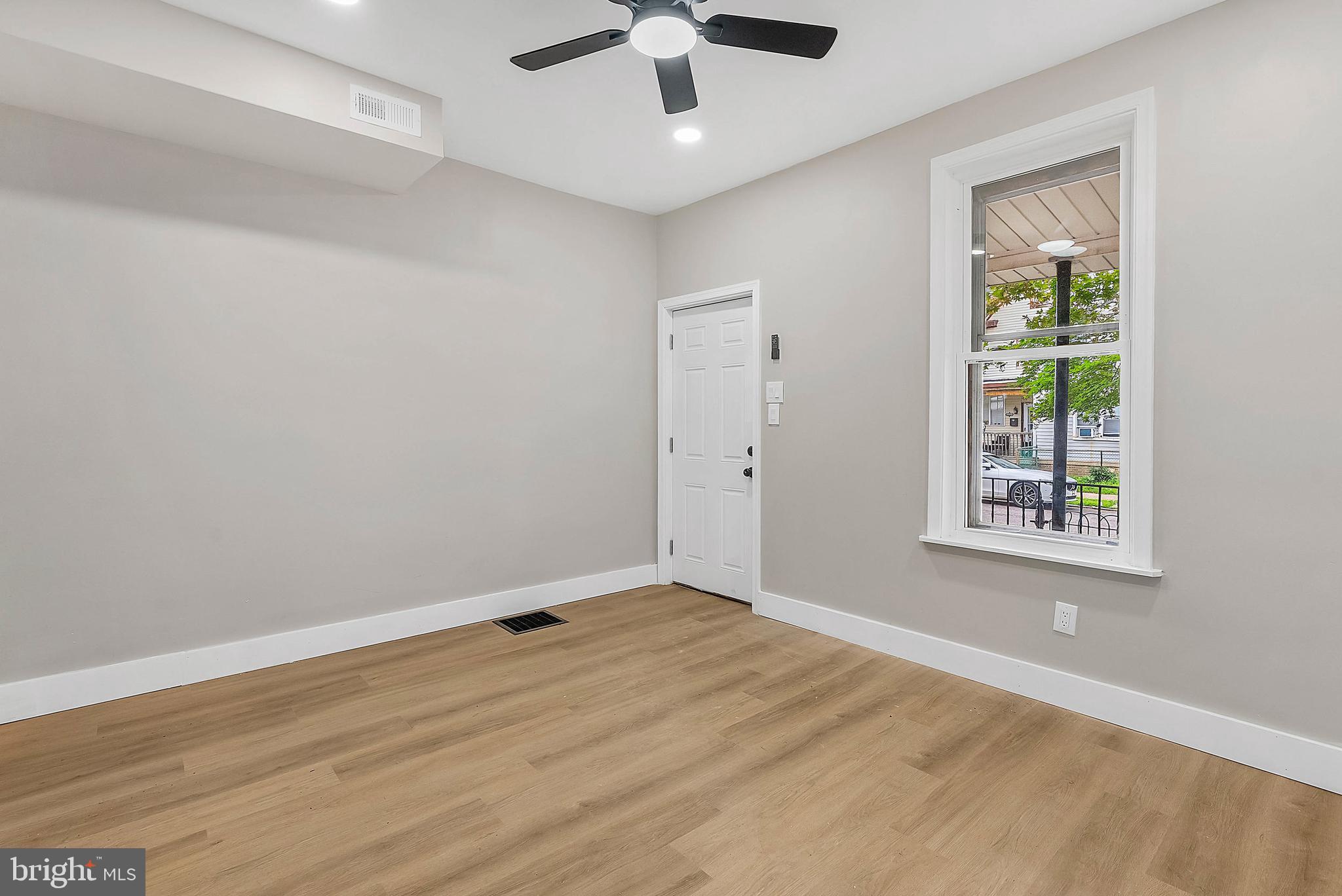 4920 Knorr Street Philadelphia, PA 19135 - Photo 6 of 19