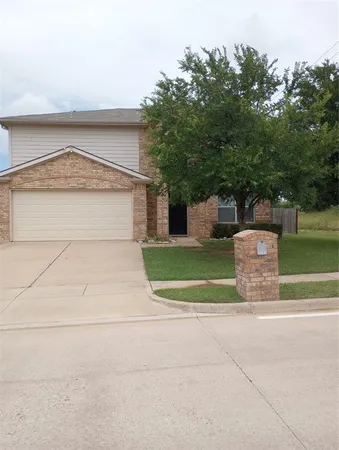 $2,200 | 1825 Crested Butte Drive, Fort Worth, TX 76131