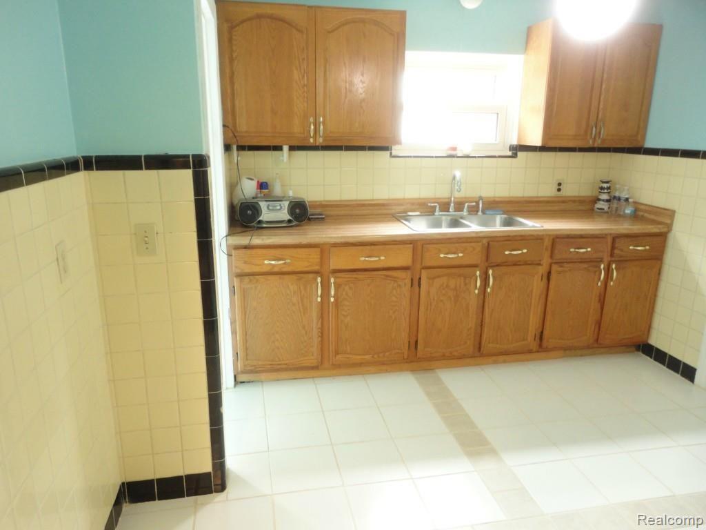 21120 Doepfer Road Warren, MI 48091 - Photo 11 of 22
