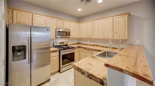 $1,994 | 9773 West Overlook Ridge Avenue, Las Vegas, NV 89148