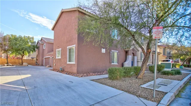 $1,994 | 9773 West Overlook Ridge Avenue, Las Vegas, NV 89148