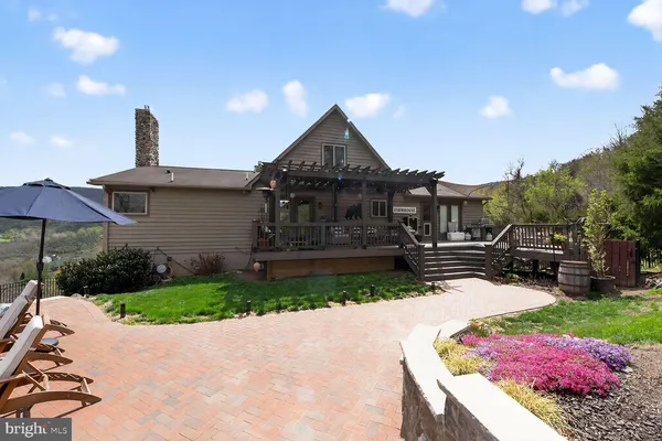 $900,000 | 230 Vista Manor Drive, Front Royal, VA 22630