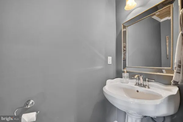 $900,000 | 230 Vista Manor Drive, Front Royal, VA 22630