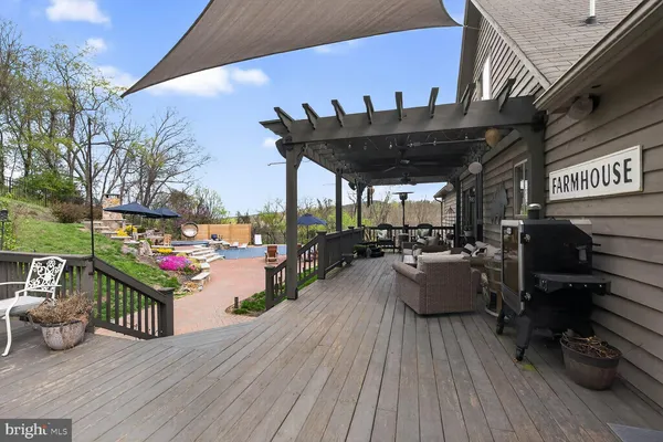 $900,000 | 230 Vista Manor Drive, Front Royal, VA 22630