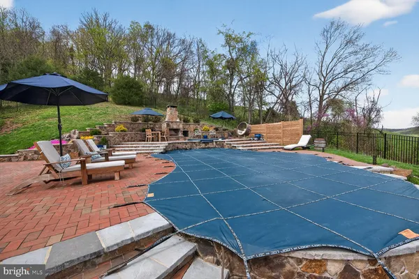 $900,000 | 230 Vista Manor Drive, Front Royal, VA 22630