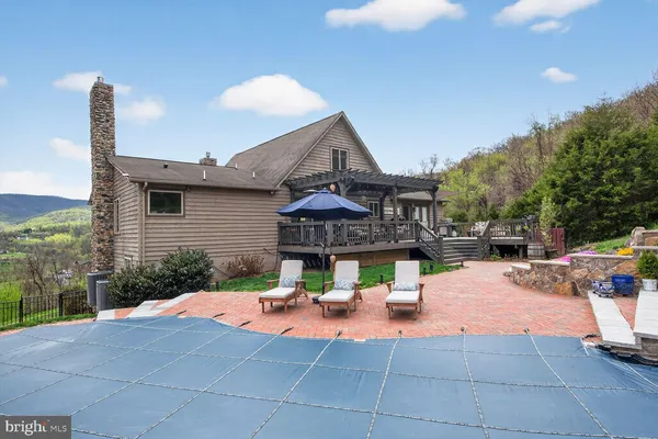 $900,000 | 230 Vista Manor Drive, Front Royal, VA 22630