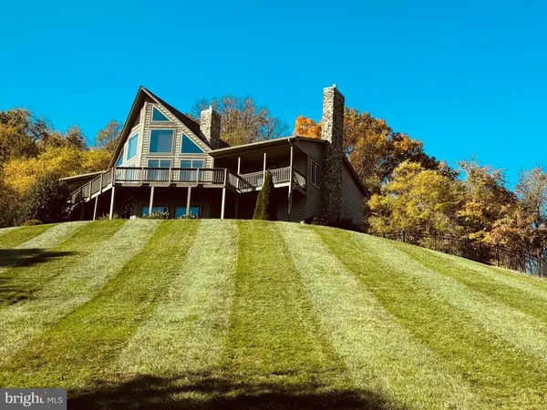 $900,000 | 230 Vista Manor Drive, Front Royal, VA 22630