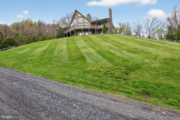 $900,000 | 230 Vista Manor Drive, Front Royal, VA 22630