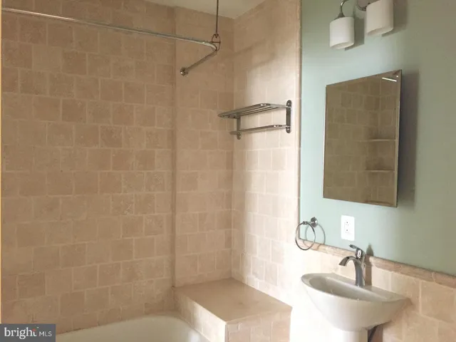 $1,850 | 1727 South Broad Street, Philadelphia, PA 19148