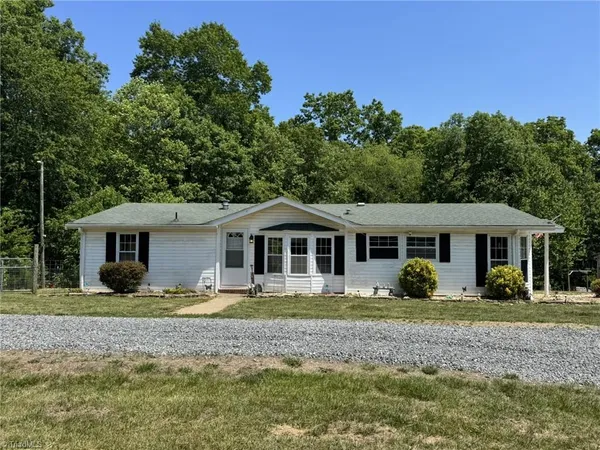$269,000 | 3028 Quaker Church Road, Pinnacle, NC 27043