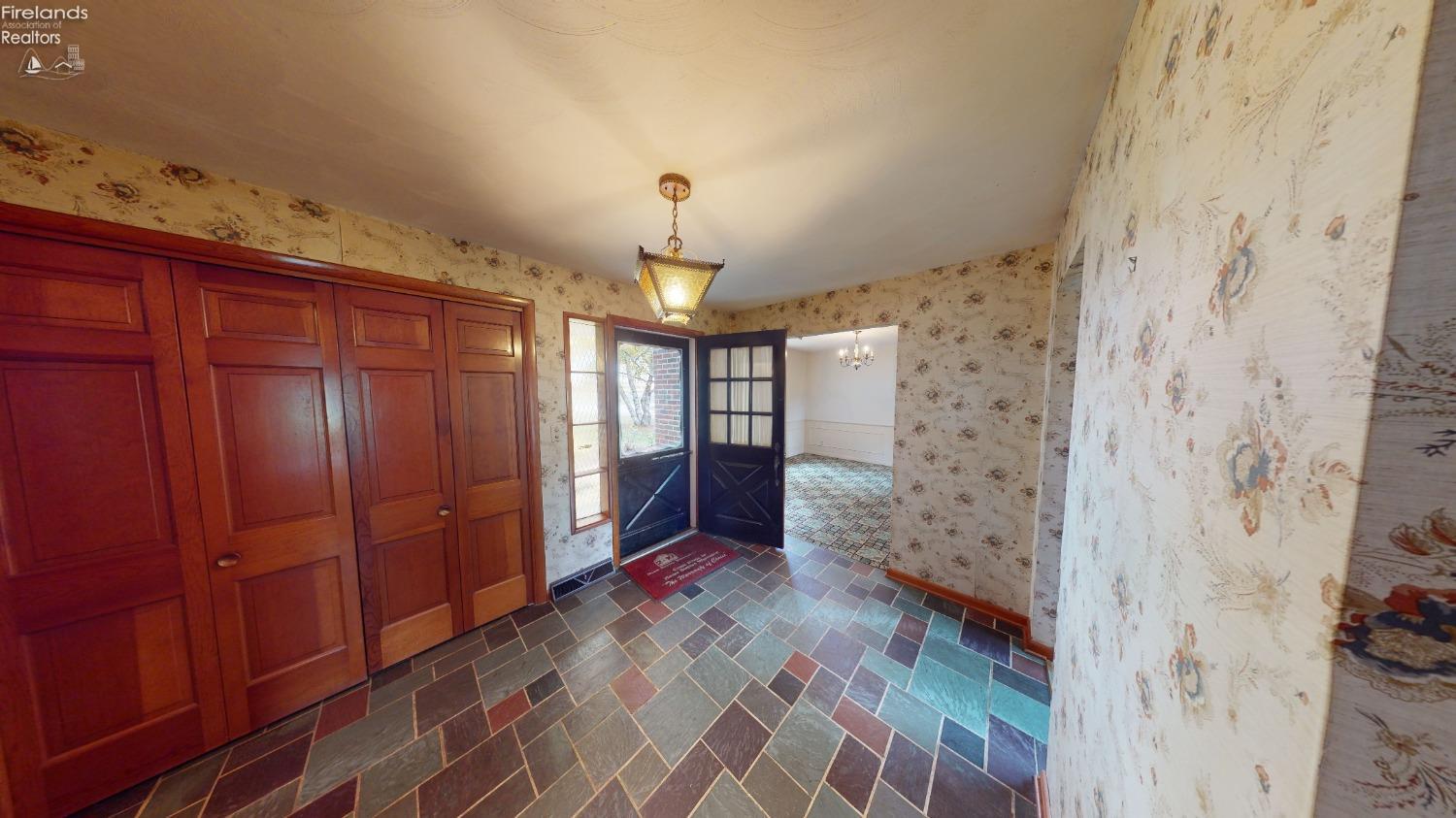 705 Limerick Road Clyde, OH 43410 - Photo 4 of 41 Gallery Image 4