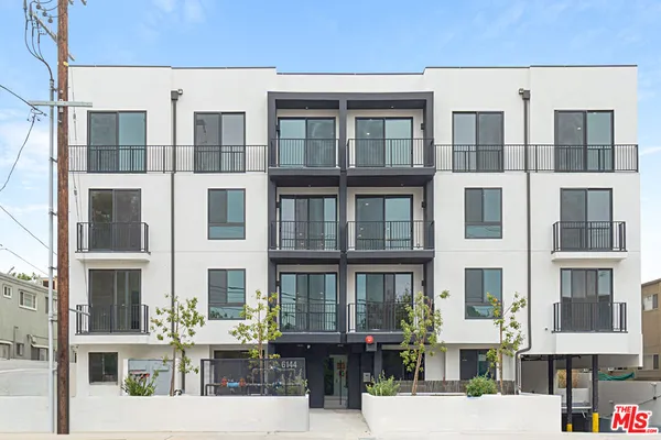 $4,295 | 6144 Whitsett Avenue, Unit 403, North Hollywood, CA 91606