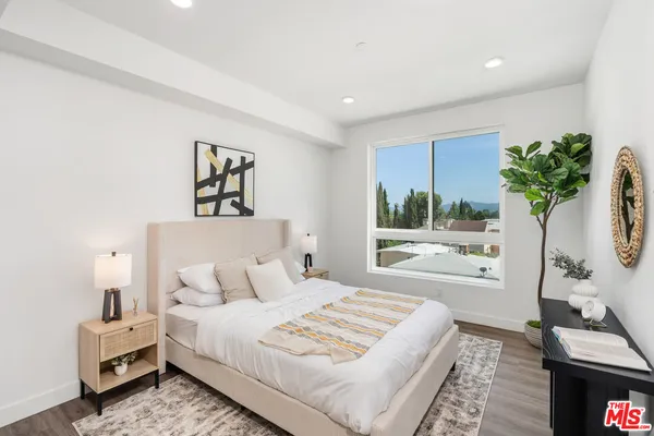 $4,295 | 6144 Whitsett Avenue, Unit 403, North Hollywood, CA 91606