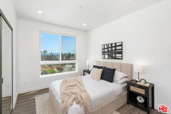$4,295 | 6144 Whitsett Avenue, Unit 403, North Hollywood, CA 91606