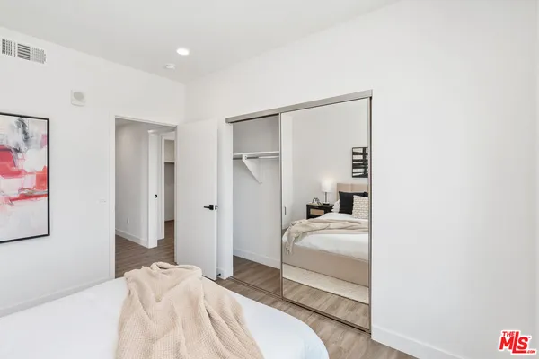 $4,295 | 6144 Whitsett Avenue, Unit 403, North Hollywood, CA 91606