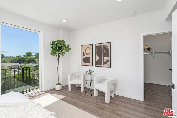$4,295 | 6144 Whitsett Avenue, Unit 403, North Hollywood, CA 91606