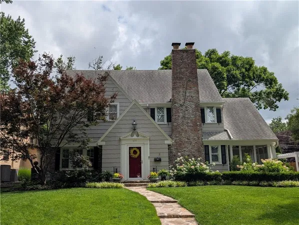 $950,000 | 631 West 66th Terrace, Kansas City, MO 64113