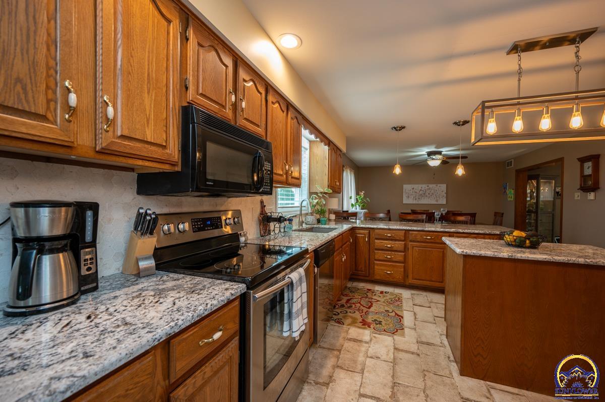 4647 Southeast Shawnee Heights Road Tecumseh, KS 66542 - Photo 14 of 37