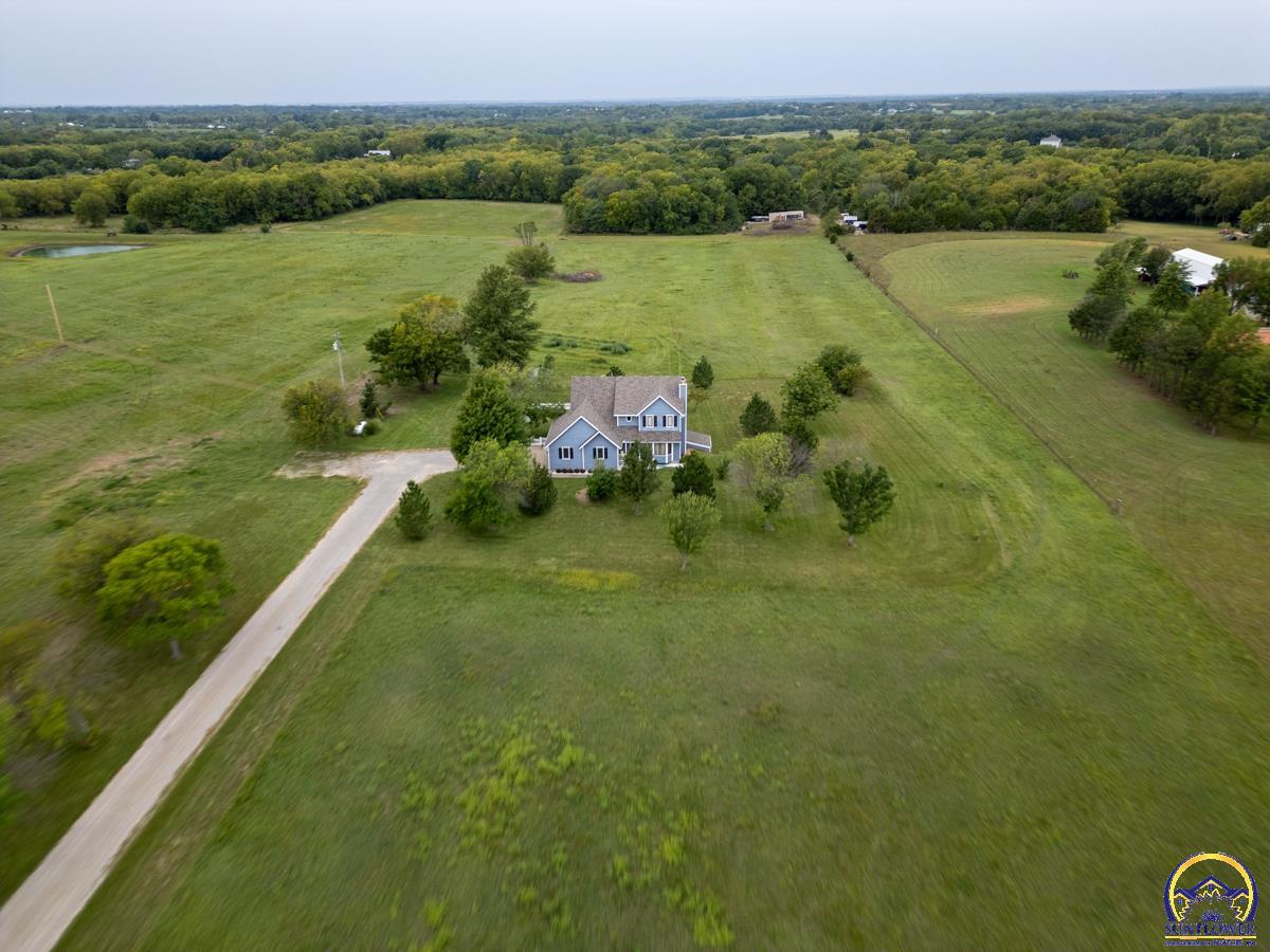 4647 Southeast Shawnee Heights Road Tecumseh, KS 66542 - Photo 3 of 37