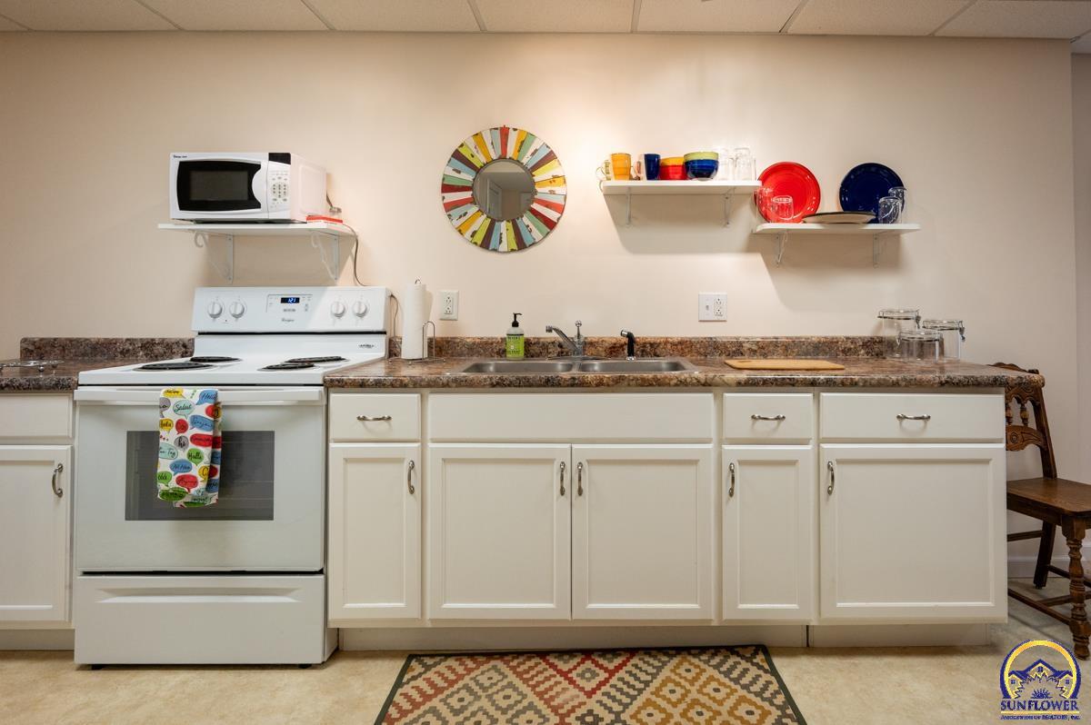 4647 Southeast Shawnee Heights Road Tecumseh, KS 66542 - Photo 33 of 37