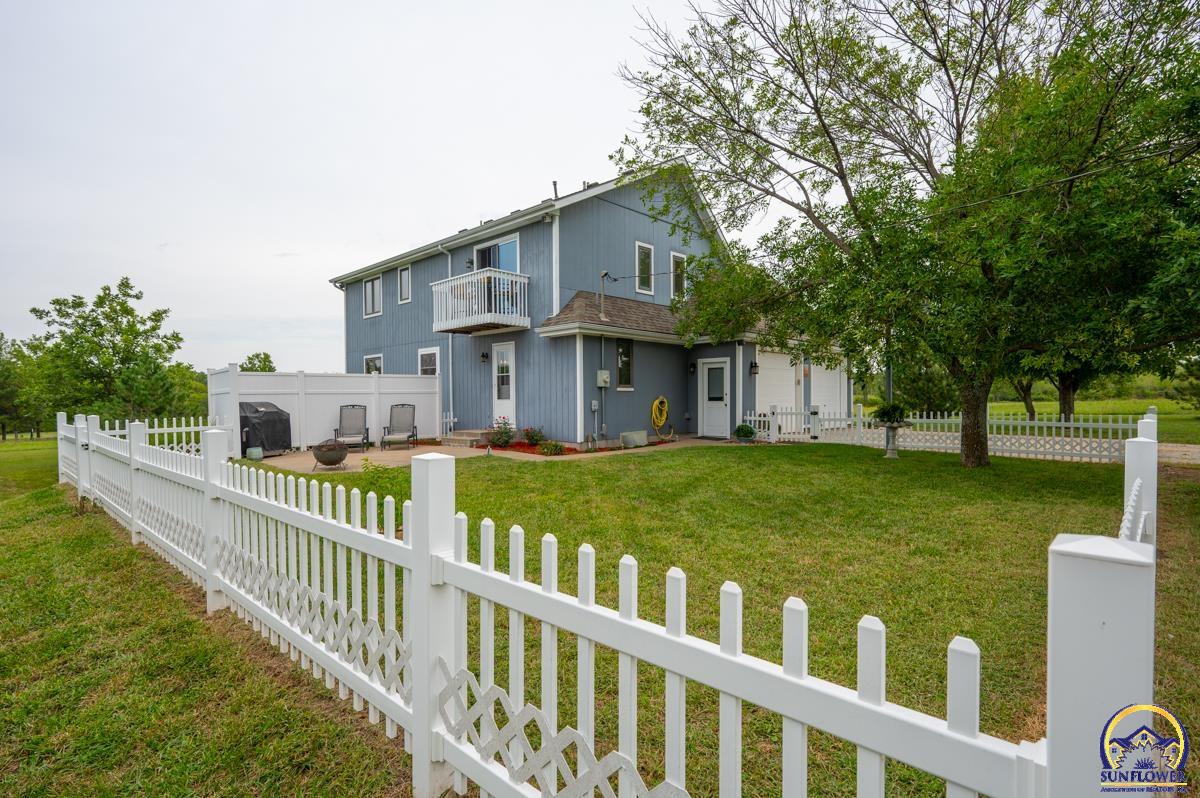 4647 Southeast Shawnee Heights Road Tecumseh, KS 66542 - Photo 6 of 37