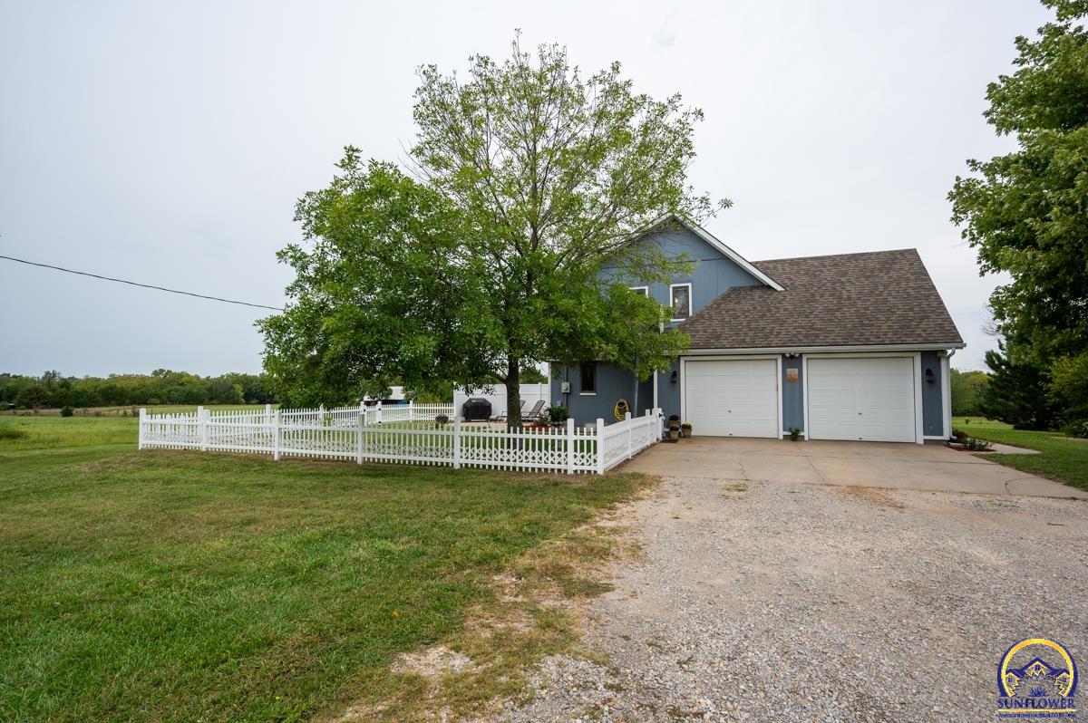 4647 Southeast Shawnee Heights Road Tecumseh, KS 66542 - Photo 7 of 37