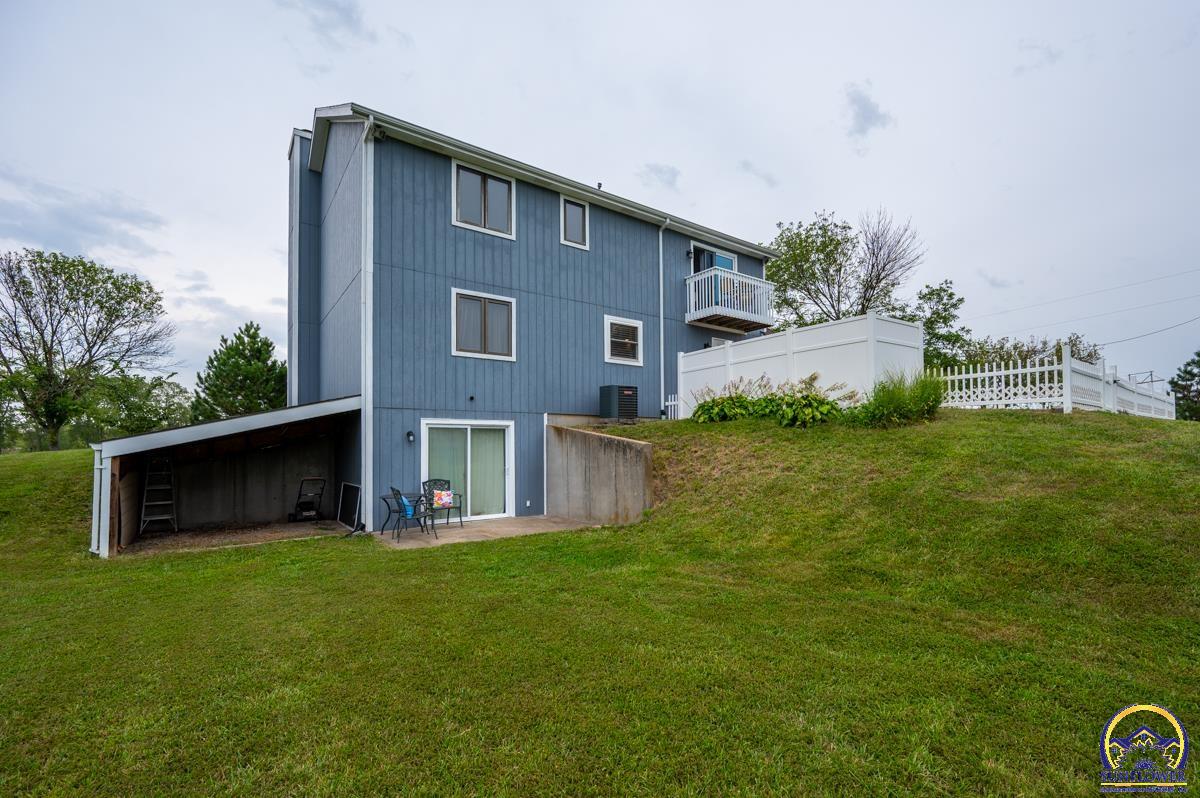 4647 Southeast Shawnee Heights Road Tecumseh, KS 66542 - Photo 9 of 37