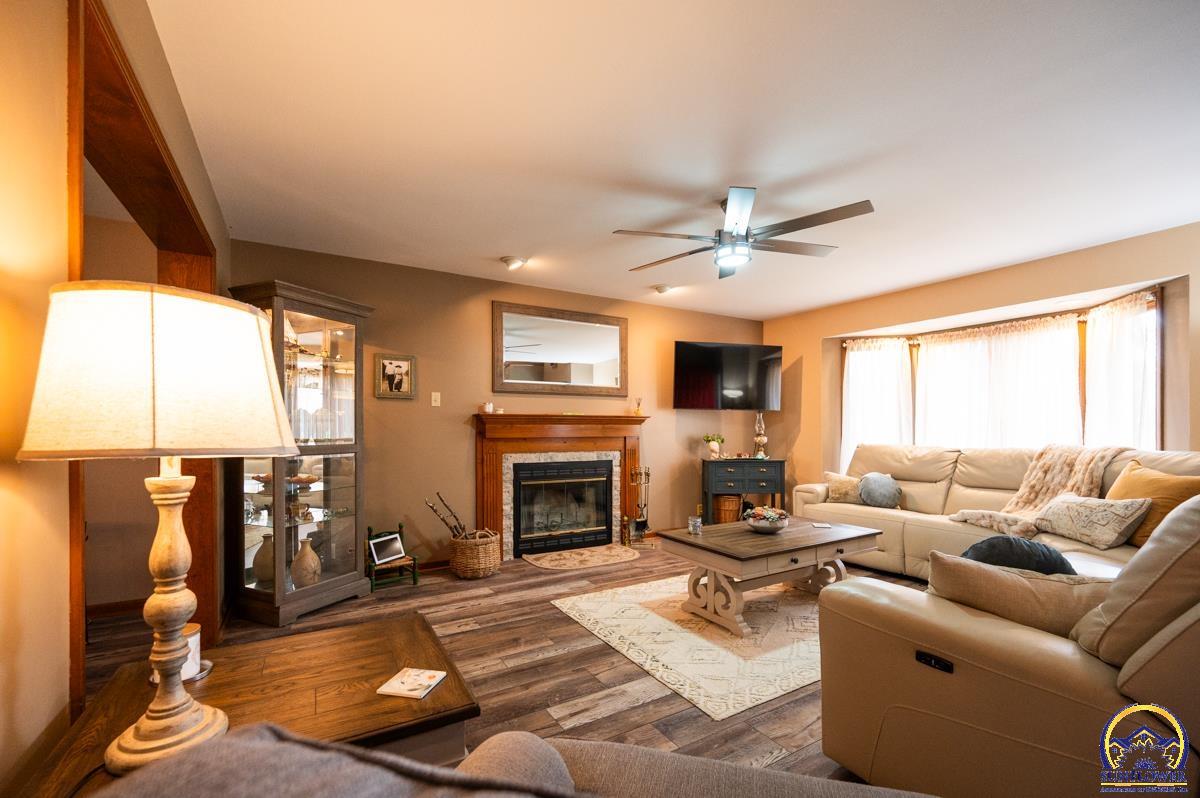 4647 Southeast Shawnee Heights Road Tecumseh, KS 66542 - Photo 10 of 37