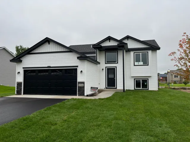 $298,900 | 1806 Oak Pond Drive Northwest, Sartell, MN 56377