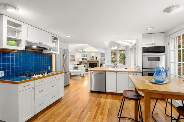 $2,575,000 | 401 Clinton Road, Brookline, MA 02467