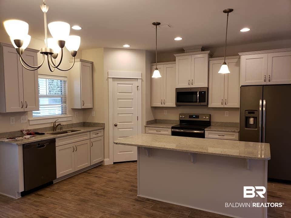 18792 Riverbend Loop Foley, AL 36535 - Photo 6 of 21 KItchen