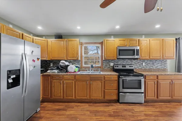 $95,000 | 110 Highway 54, Roberts, IL 60962